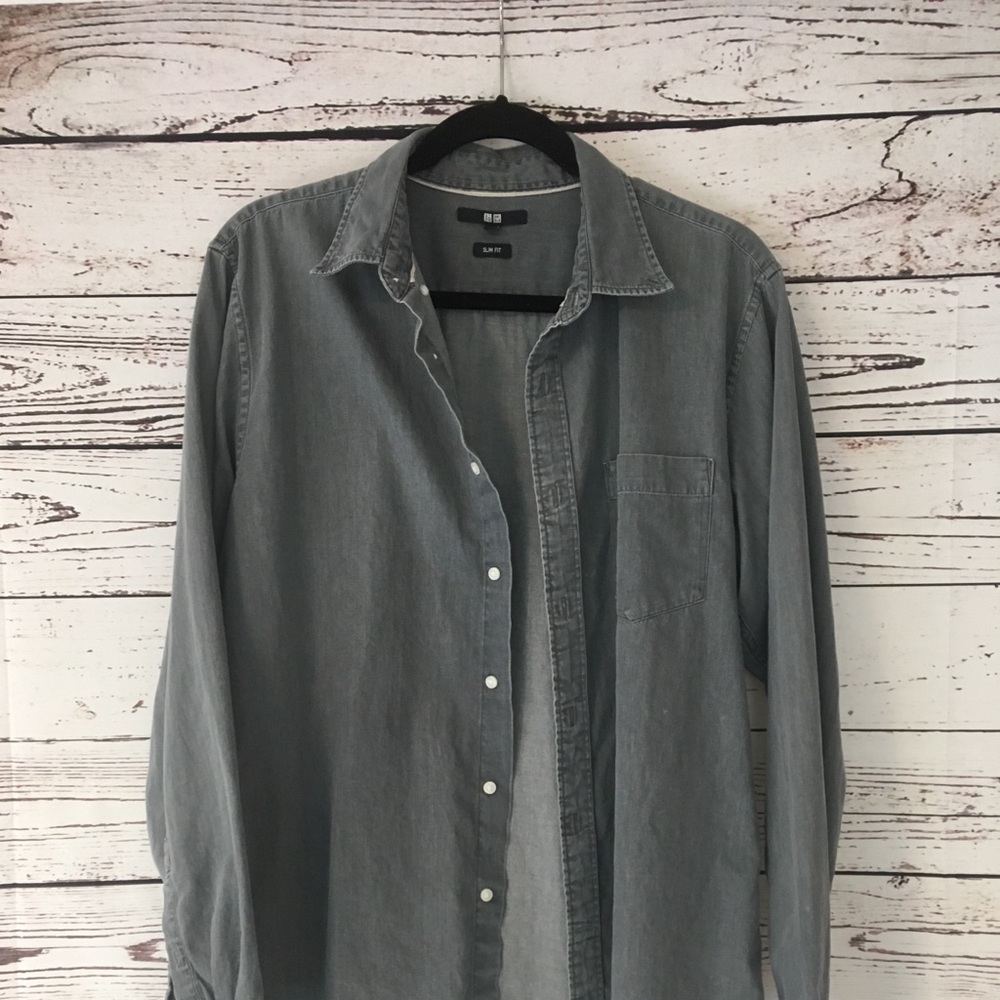 Men’s casual button-down